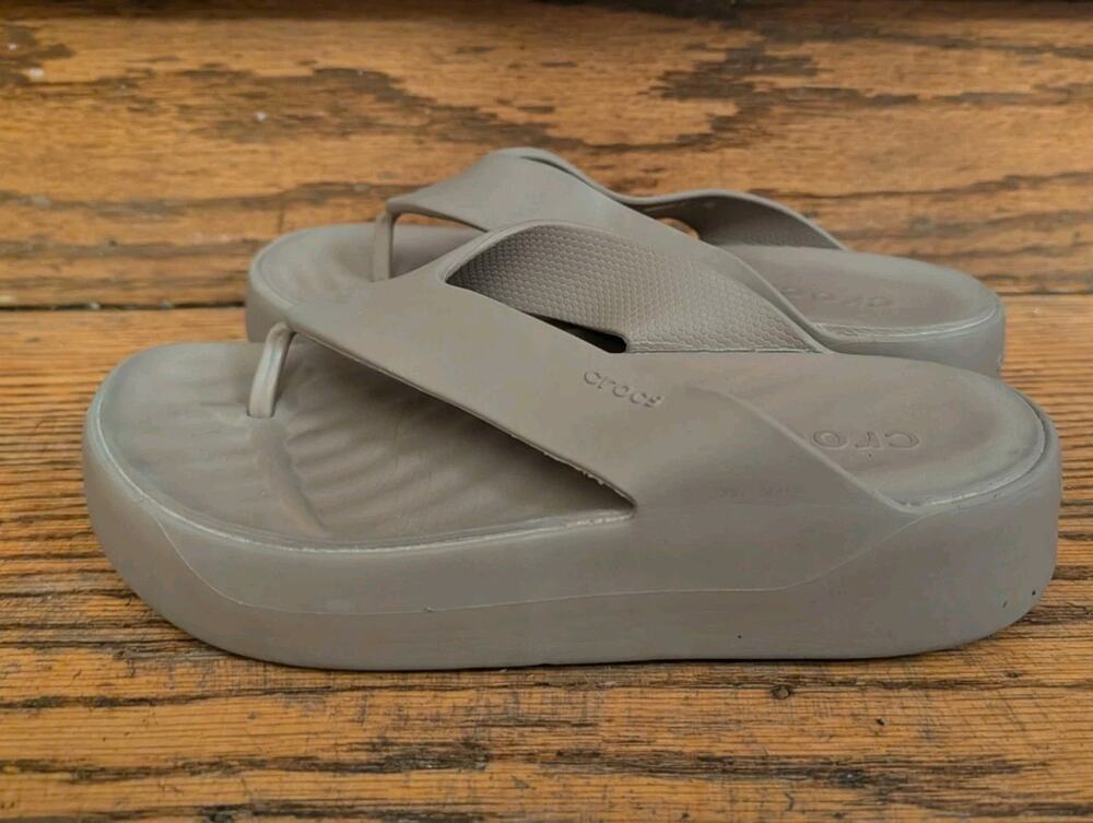 Crocs Getaway Earthy Taupe Platform Flip Flops Wedge Thong Sandals Womens Size 7